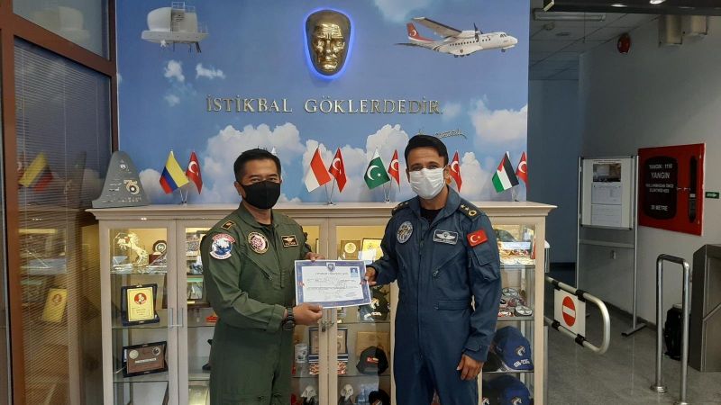 Endonezyalı pilotlar eğitim uçuşu gerçekleştirdi