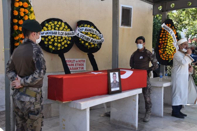 Özel harekat polisi hayat mücadelesini kaybetti