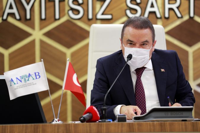 Başkan Böcek’in Covid 19 testi pozitif çıktı