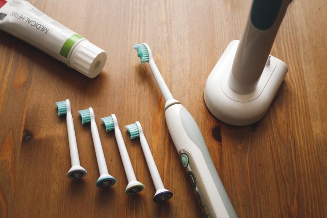 Şarjlı diş fırçaları zararlı mı?