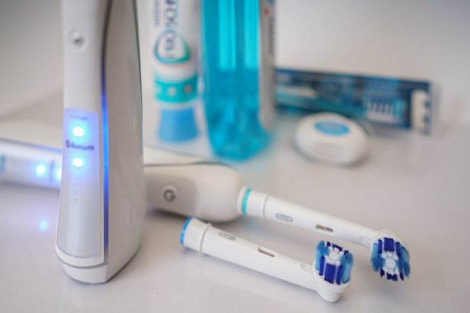 Şarjlı diş fırçaları zararlı mı?