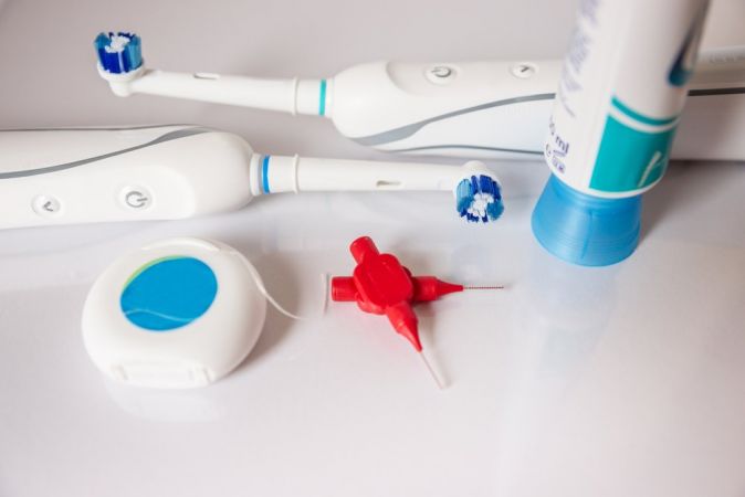 Şarjlı diş fırçaları zararlı mı?