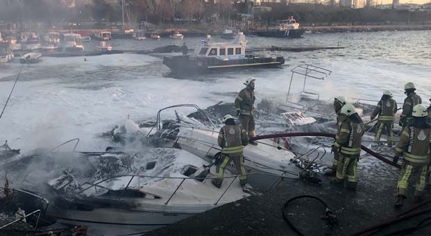 Kartal Dragos sahilindeki altı tekne yandı