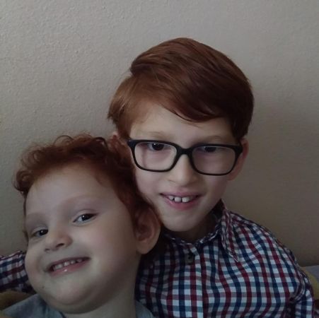 Kardeşleri yangın ayırdı