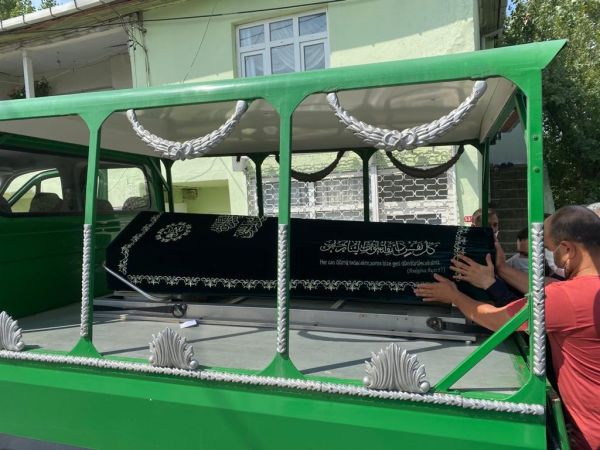 Macaristan’da ölen Türk gencinin cenazesine gurbetçiler sahip çıktı