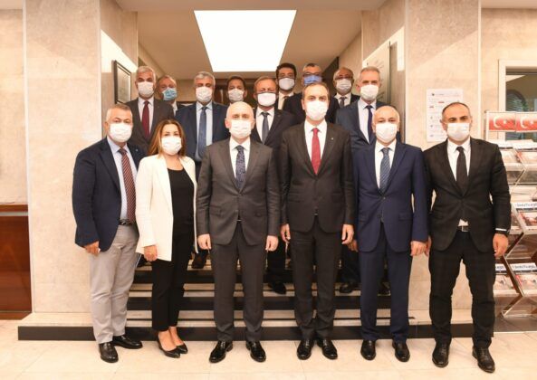 Bakan Karaismailoğlu: Denizcilikte bölgemizde lider ülke olacağız