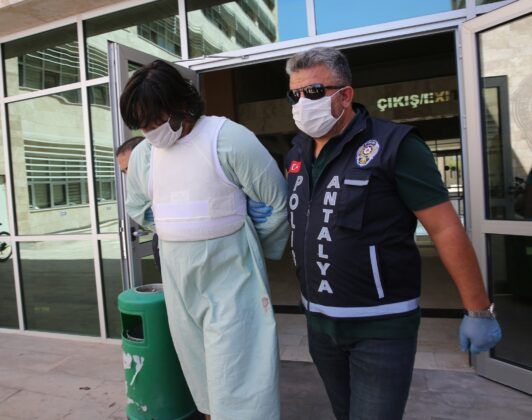 Cinayet mahallinde çok sayıda silah ve mermi