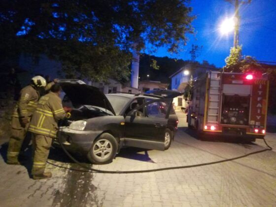 Hareket halindeki araç alev aldı