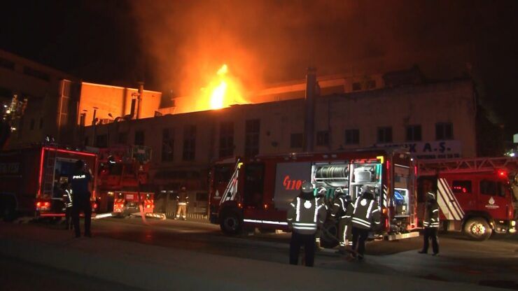 Esenyurt’ta fabrikada yangın