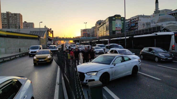 E-5’te kaza sonrası yumruklar konuştu