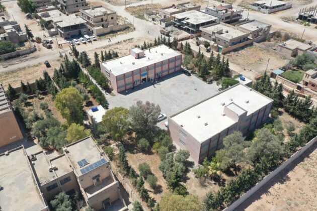 Pakistanlı hayırseverler Telabyad’ta okul onardı