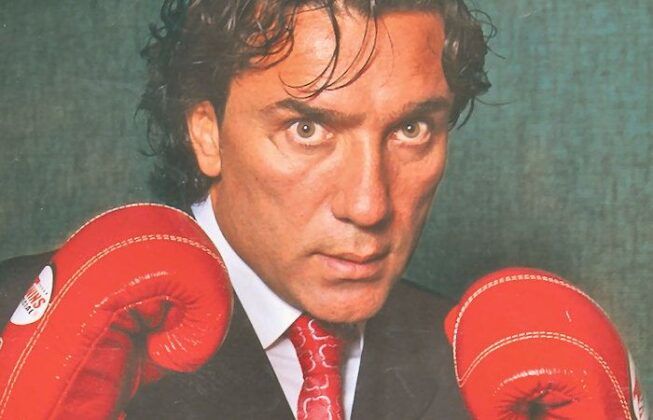 Dünyaca ünlü Kick Boks organizatörü Tarık Solak sevenlerinden dua bekliyor