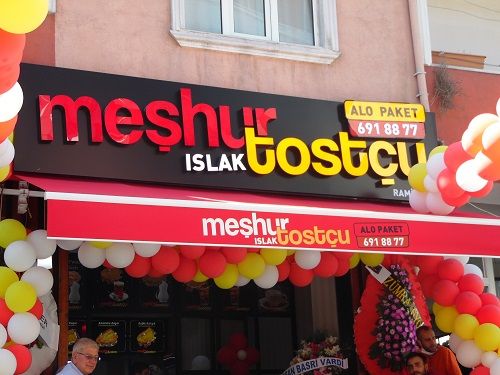 Esenyurt Kıraç’ta yeni bir lezzet mekanı  “MEŞHUR ISLAK TOSTÇU”