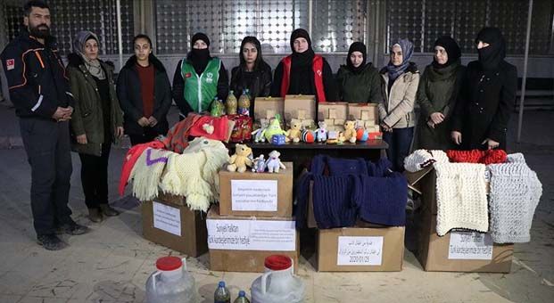 Afrinli kadınlardan deprem bölgesine yardım
