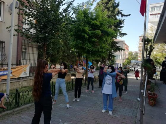 Kadınlar Parkları Spor Alanı Yaptı