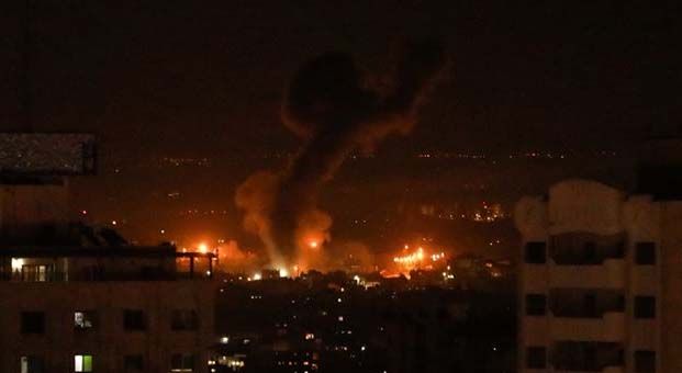 İsrail hava saldırılarıyla Gazze’yi vurdu