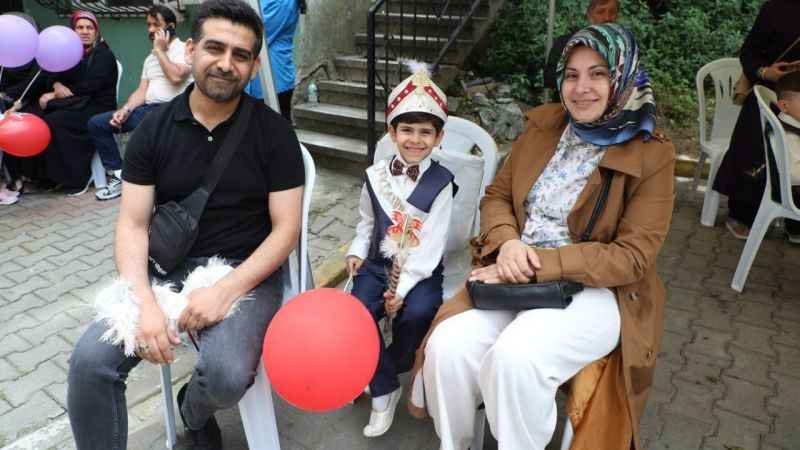 Eyüpsultanlı çocuklar erkekliğe adım atmanın sevincini yaşıyorlar