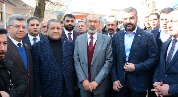 MHP heyeti Doğanyol’da depremzedelerle buluştu