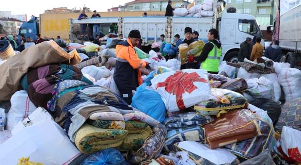 Depremzedeler için yardım faaliyetleri