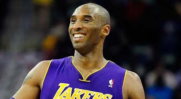 Kobe Bryant kızlarıyla birlikte helikopter kazasında öldü