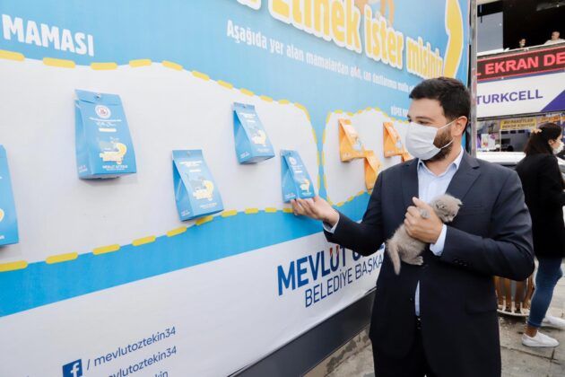 KAĞITHANE’DE BİLLBOARDLARA REKLAM YERİNE MAMA KONULDU