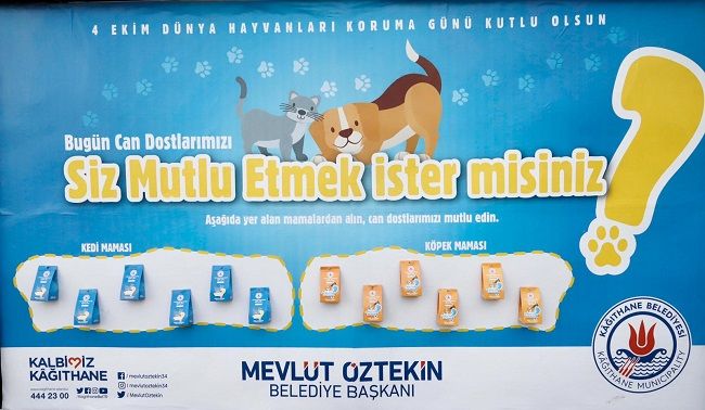 KAĞITHANE’DE BİLLBOARDLARA REKLAM YERİNE MAMA KONULDU