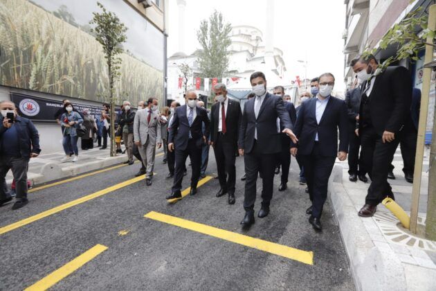 KAĞITHANE’NİN İLK TEMATİK CADDESİ AÇILDI