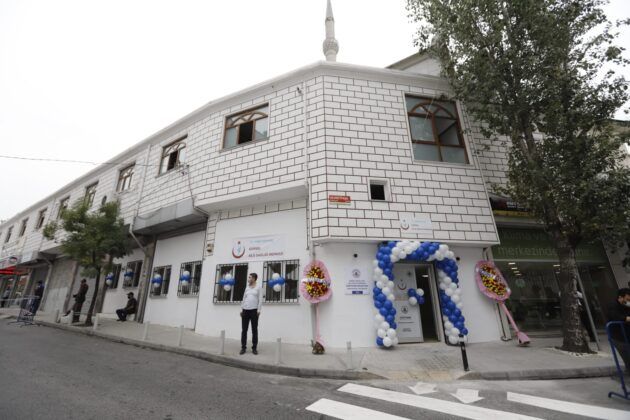 KAĞITHANE’NİN İLK TEMATİK CADDESİ AÇILDI
