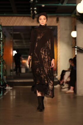 Modanisa’nın online defilesi 250 binin üzerinde izlendi