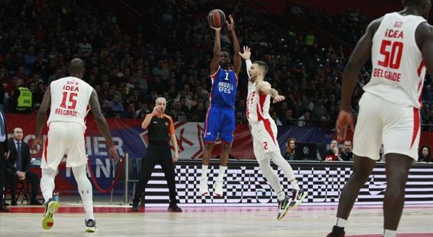 Anadolu Efes, Kızılyıldız deplasmanından zaferle dönüyor