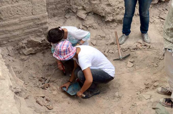 558 yılındaki depremin enkazı kazılarda çıktı