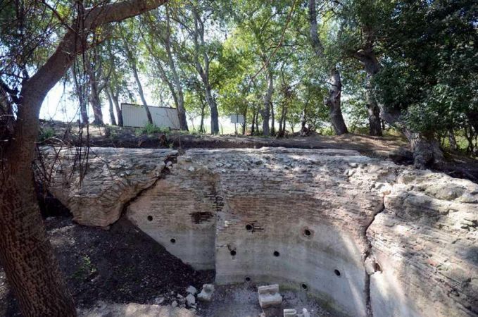 558 yılındaki depremin enkazı kazılarda çıktı