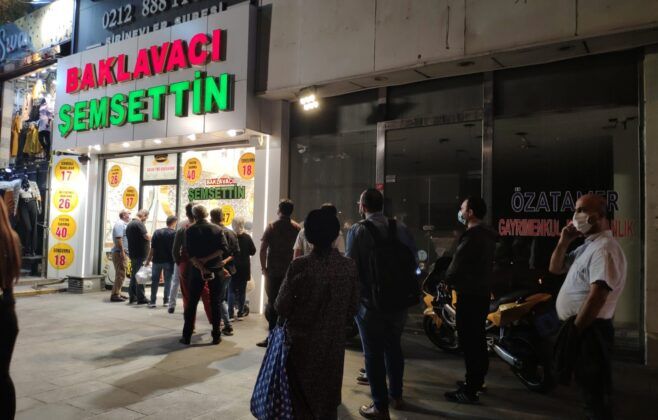 FISTIKLI MI SEVERSİNİZ CEVİZLİ Mİ? DAMAK ÇATLATAN LEZZET “BAKLAVA”