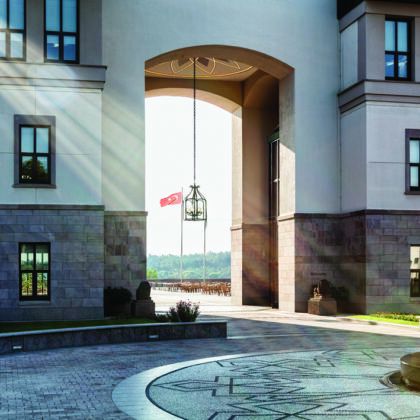 KOÇ ÜNİVERSİTESİ İŞLETME ENSTİTÜSÜ DÜNYANIN EN İYİLERİ ARASINDA