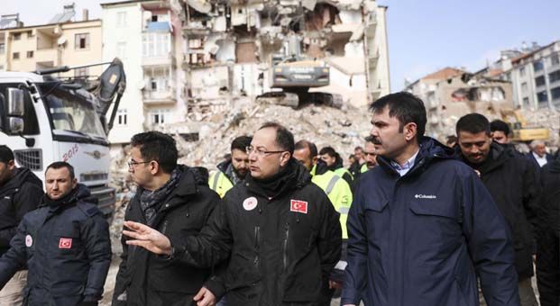 Elazığ merkezli depremde acil yıkılacak ağır hasarlı bina sayısı 3 bin 200
