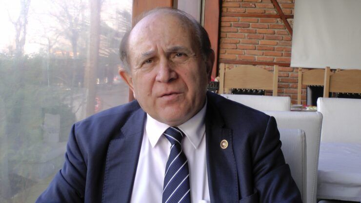 Eski AK Parti Milletvekili Prof. Dr. Burhan Kuzu, COVID-19 tedavisi gördüğü hastanede hayatını kaybetti.