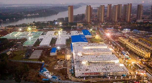 Çin’in koronavirüs nedeniyle 10 günde inşa ettiği hastane açıldı
