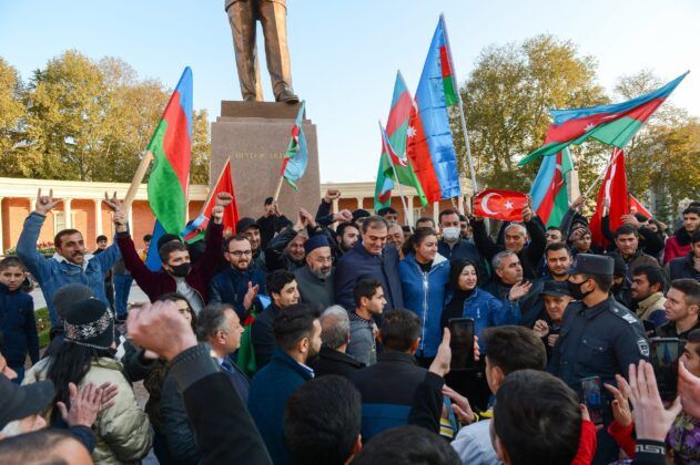 Azerbaycan’da tarihi gecede zafer kutlamaları sabaha kadar devam etti