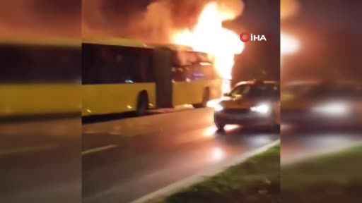 Başakşehir'de İETT otobüsü alev alev yandı