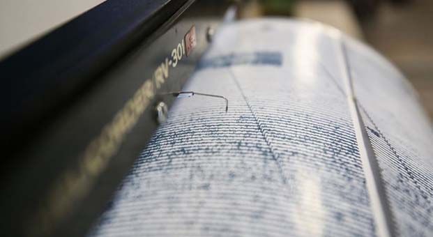 Manisa 4,3 ve 4,8 büyüklüğünde iki depremle sallandı