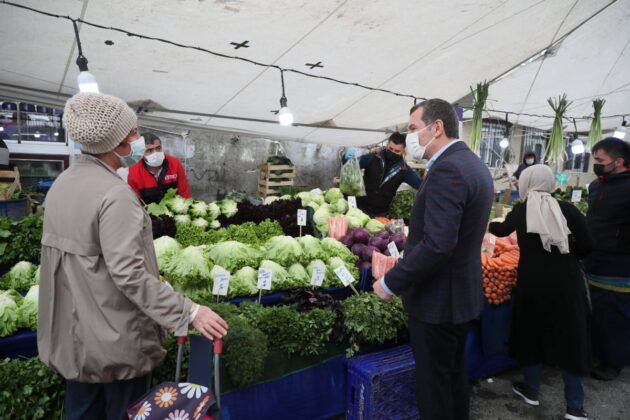 Zeytinburnu Pazar Esnafına ‘Ucuzluğu Bol’ ‘HES Kodu’ Denetimi