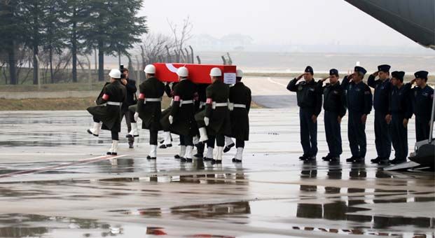 İdlib’de şehit olan 3 asker için tören