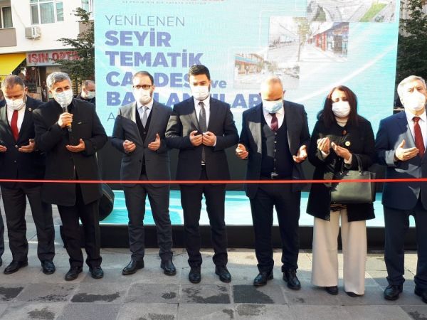 Kağıthane Seyir Caddesi yeni görünümüne kavuştu