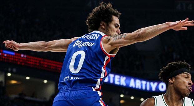 Anadolu Efes play-off’u rekorla garantiledi