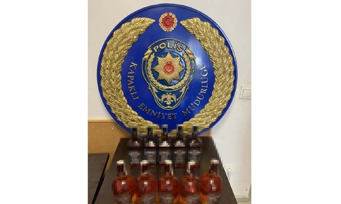 Şüpheli araçta 10 şişe kaçak alkol ele geçirildi
