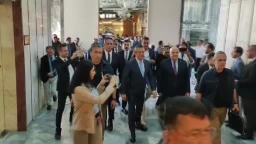 CHP Genel Başkanı Özel, ayağındaki kırık ile TBMM’ye geldi CHP Genel Başkanı Özel, ayağındaki kırık ile TBMM’ye geldi