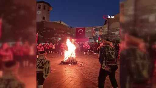 Ankara’nın başkent oluşunun 100’üncü yılı için “Sinsin ateşi” yakıldı Ankara’nın başkent oluşunun 100’üncü yılı için “Sinsin ateşi” yakıldı