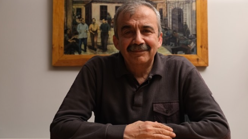 Sırrı Süreyya Önder, kalp rahatsızlığı nedeniyle hastaneye kaldırıldı