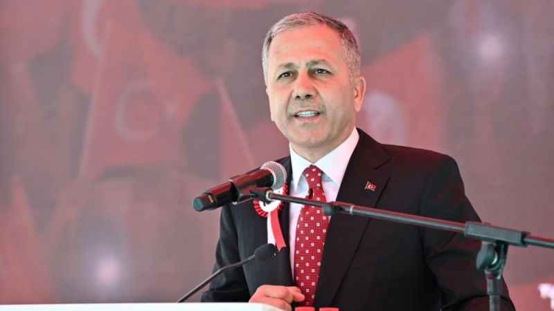 Bakan Yerlikaya: "İsrail istihbarat unsurlarına bilgi aktaran 8 şüpheli yakalandı" Bakan Yerlikaya: "İsrail istihbarat unsurlarına bilgi aktaran 8 şüpheli yakalandı"