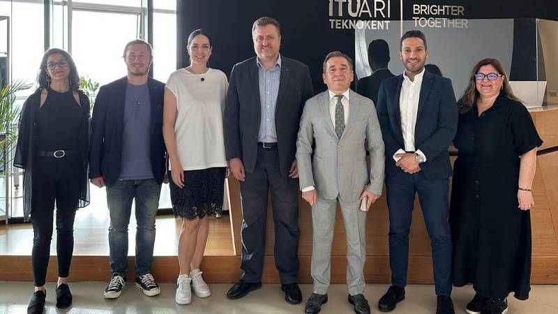 Anadolu Isuzu, Muğla Büyükşehir Belediyesi'ne 9 araç teslim etti